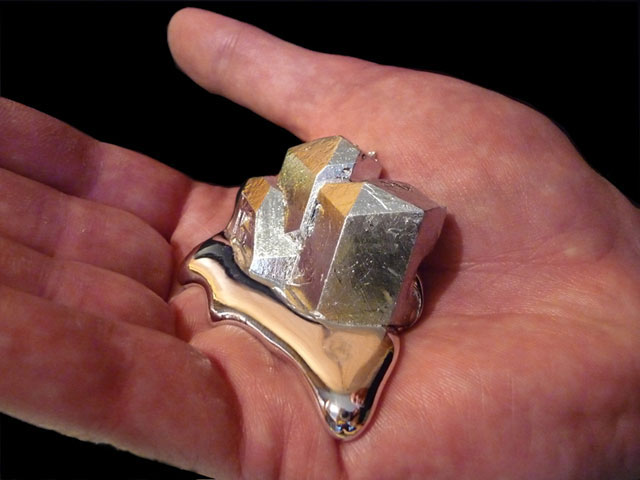 cool-science-melting-gallium-metal.jpg