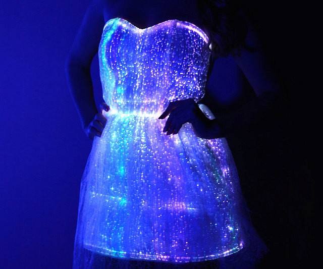 fiber-optic-dress-640x533.jpg
